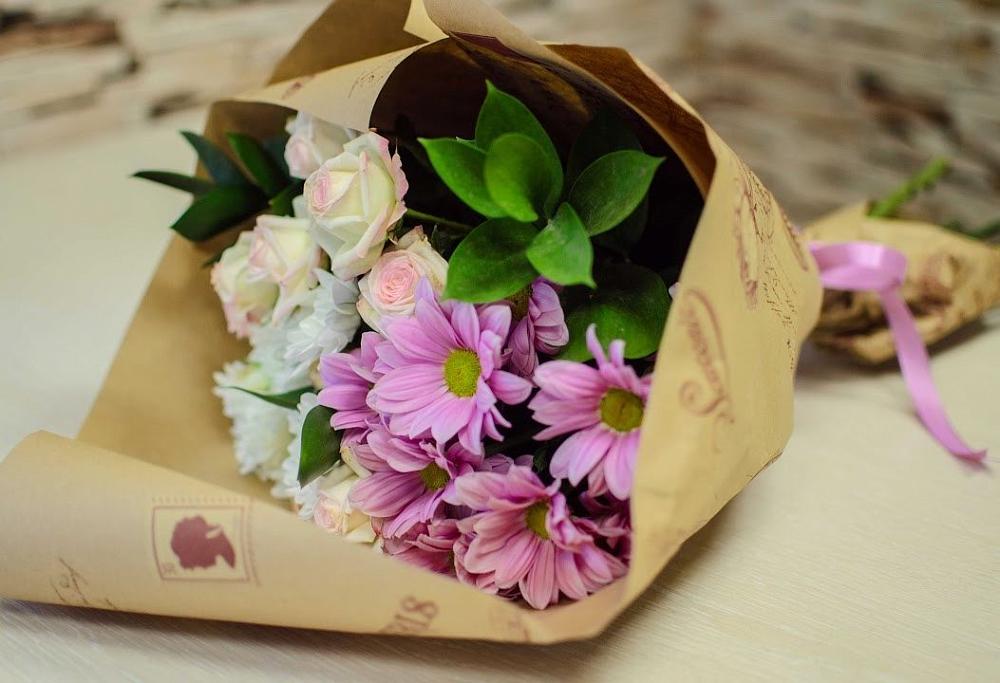 Букет цветов из: Розы и Хризантемы в Нижней Пойме