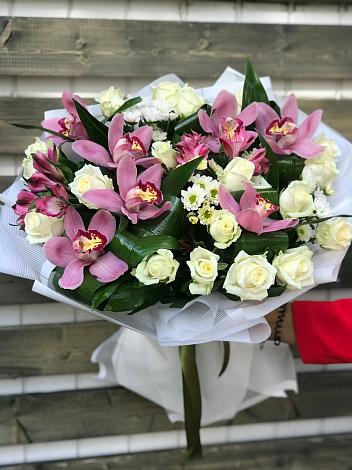 Букет цветов из: Розы и Хризантемы в Нижней Пойме