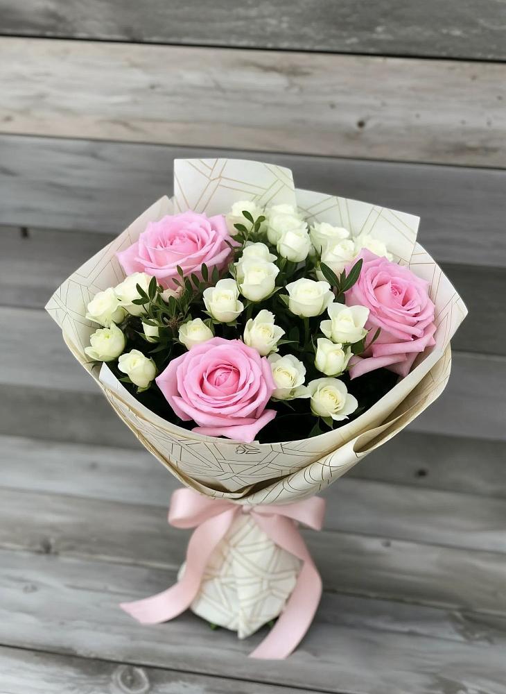 Букет цветов из: Розы в Нижней Пойме