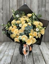 Букет цветов из:  Розы и Лизиантусы в Нижней Пойме