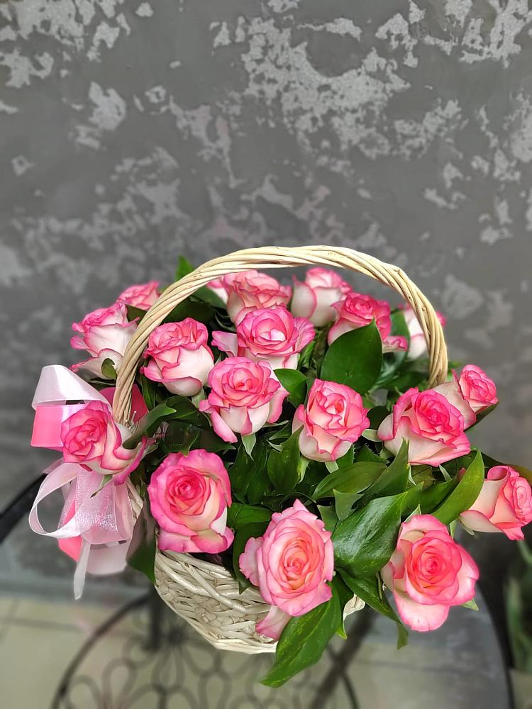 Цветочная композиция из Розы в корзине в Нижней Пойме