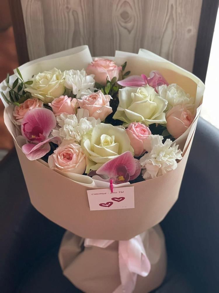 Букет цветов из: Орхидеи, Розы и Гвоздики в Нижней Пойме