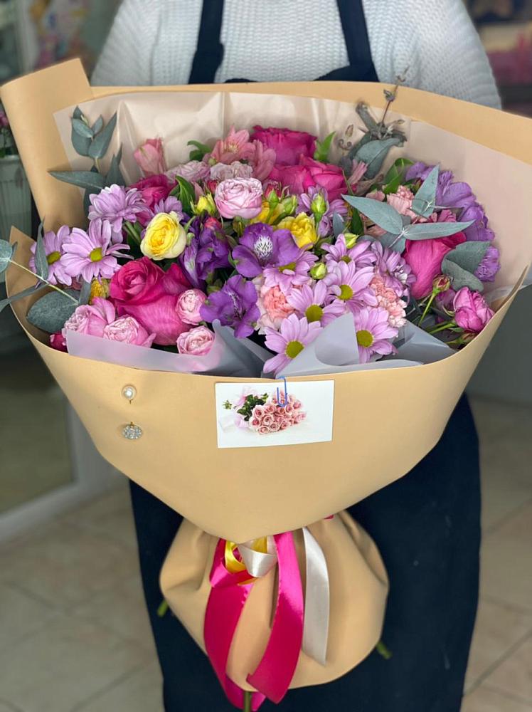 Букет цветов из: Хризантемы, Гвоздики и Альстромерии в Нижней Пойме