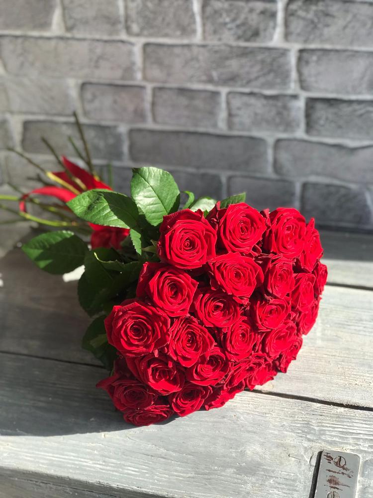 Букет Красные розы Фридом в Нижней Пойме