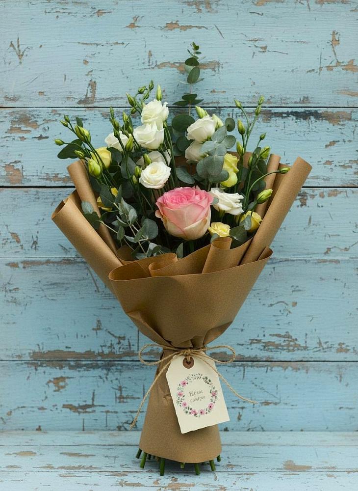 Букет цветов из: Розы и Лизиантусы в Нижней Пойме