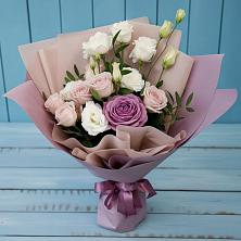 Букет цветов из:  Розы и Лизиантусы в Нижней Пойме