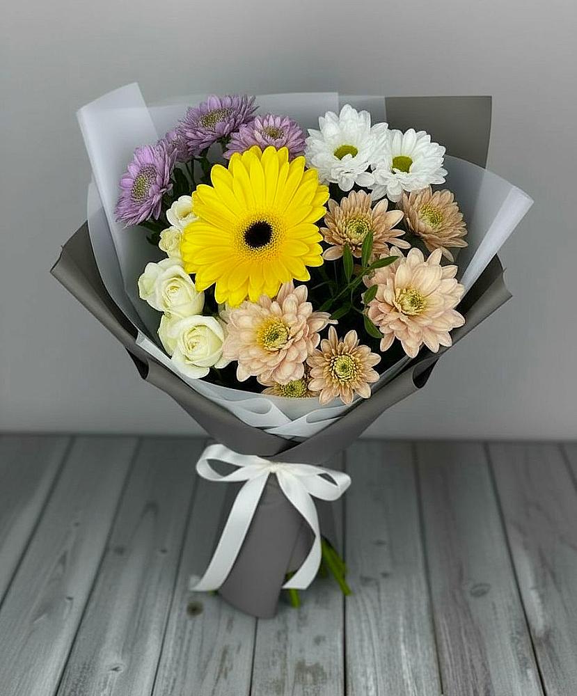 Букет цветов из: Розы, Герберы и Хризантемы в Нижней Пойме