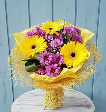 Букет цветов из:  Хризантемы и Герберы в Нижней Пойме