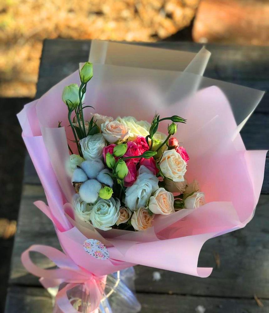 Букет цветов из: Розы и Лизиантусы в Нижней Пойме