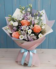 Букет цветов из:  Лизиантусы, Розы, Альстромерии и Гипсофила в Нижней Пойме