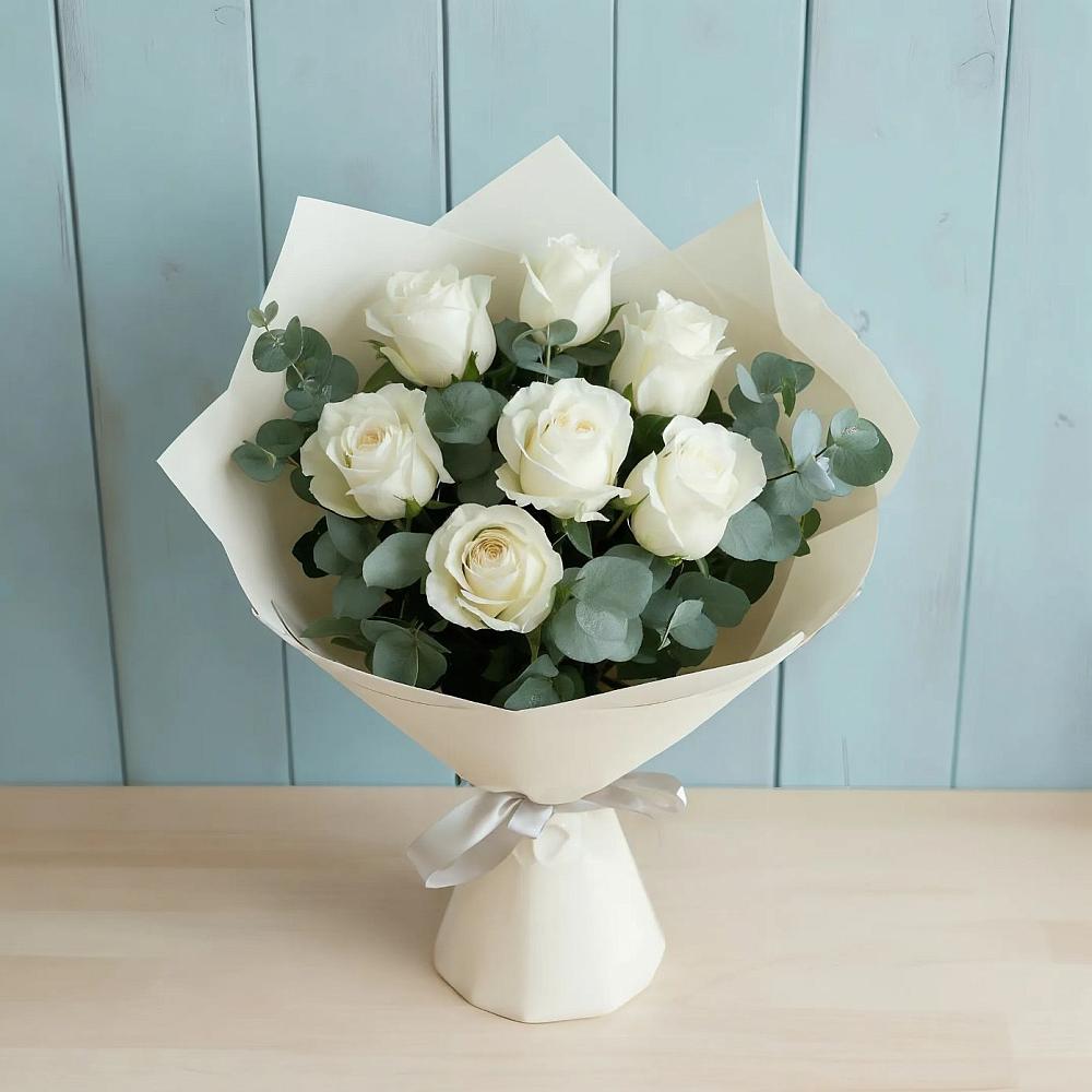 Букет Белые розы в Эвкалипте в Нижней Пойме
