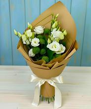 Букет цветов из:  Хризантемы и Лизиантусы #REPLACE_PRED# Нижней Пойме