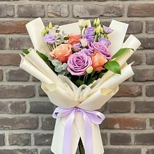 Букет цветов из:  Лизиантусы и Розы #REPLACE_PRED# Нижней Пойме