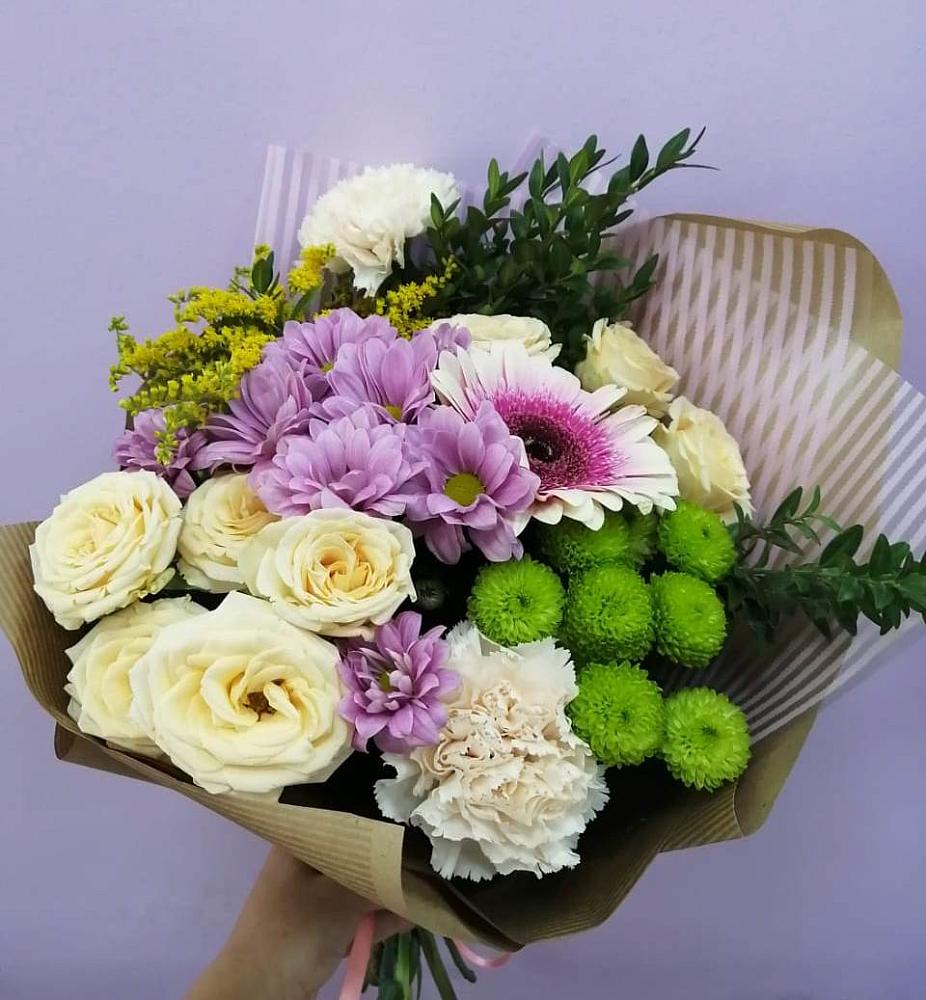 Букет цветов из: Хризантемы, Розы, Гвоздики и Герберы в Нижней Пойме