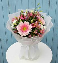 Букет цветов из:  Герберы, Альстромерии и Лизиантусы #REPLACE_PRED# Нижней Пойме