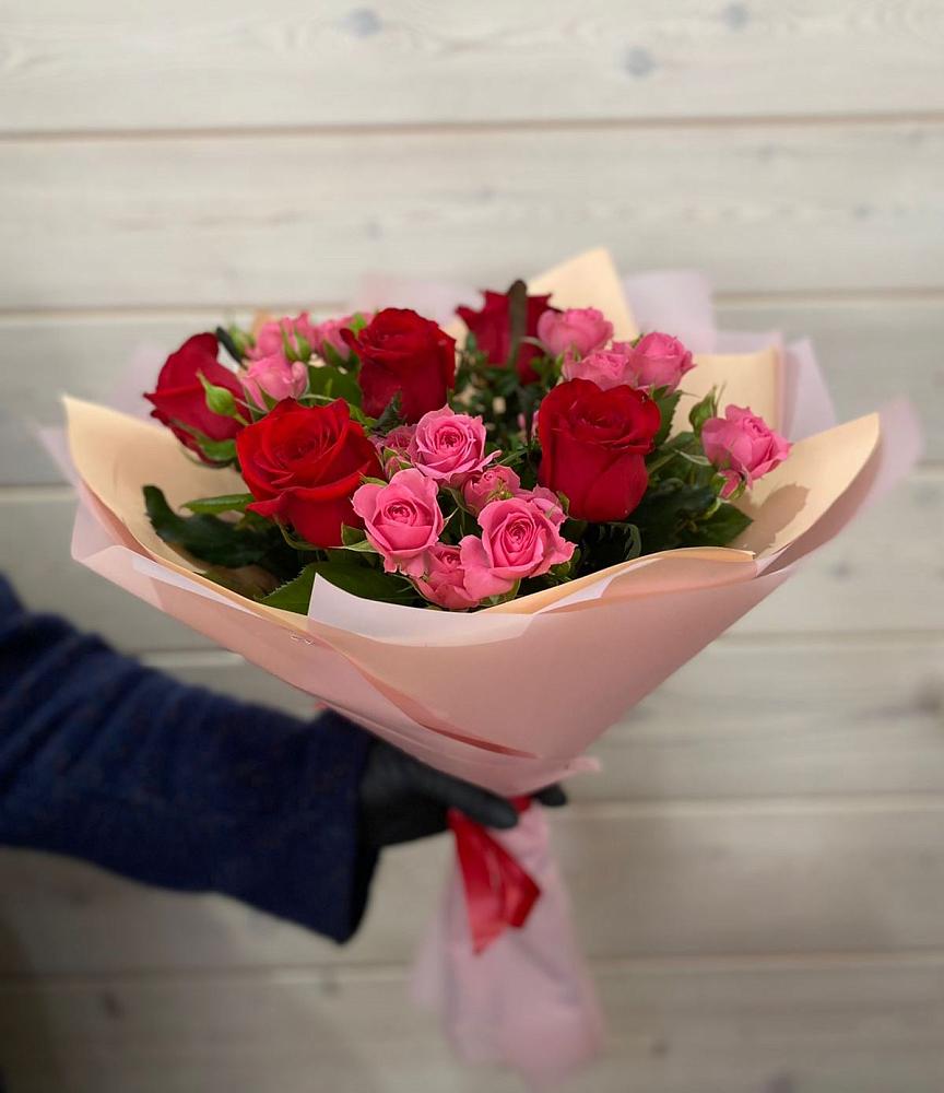 Букет цветов из: Розы в Нижней Пойме