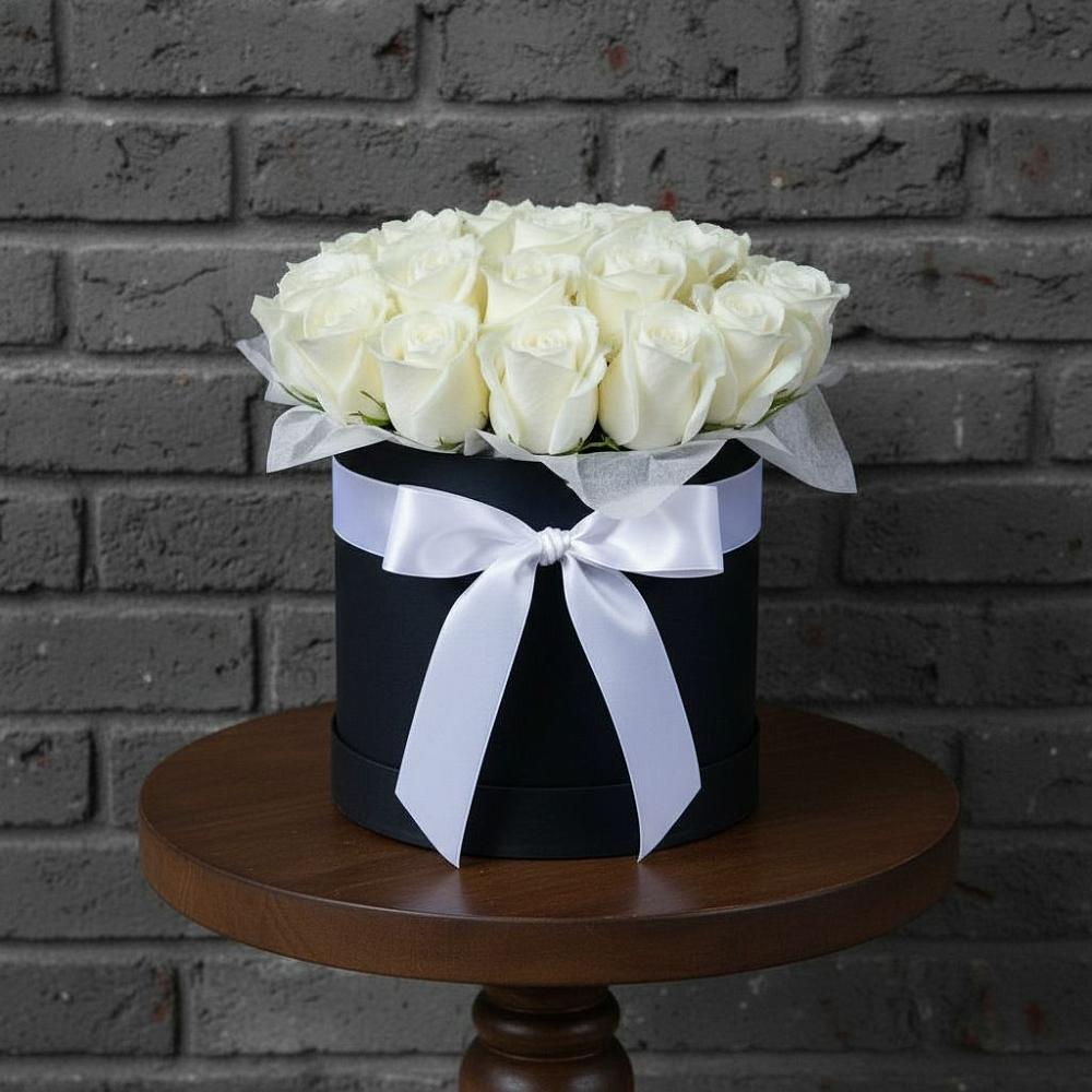 Цветочная композиция из Розы в шляпной коробке в Нижней Пойме