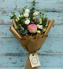 Букет цветов из:  Розы и Лизиантусы в Нижней Пойме