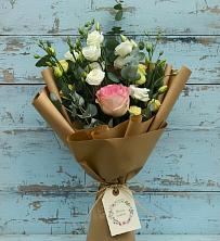 Букет цветов из:  Розы и Лизиантусы в Нижней Пойме