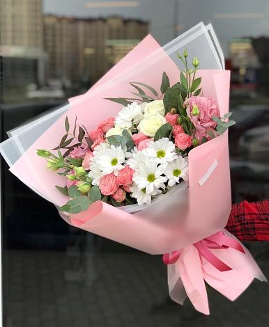 Букет цветов из: Розы, Лизиантусы и Хризантемы в Нижней Пойме